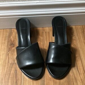 Theory Folded Mid-Heel Slide in Leather brand new